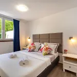 Apartman Karlo With Private Pool *
