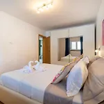 Karlo With Private Pool Apartman Split