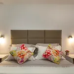 Karlo With Private Pool Apartment