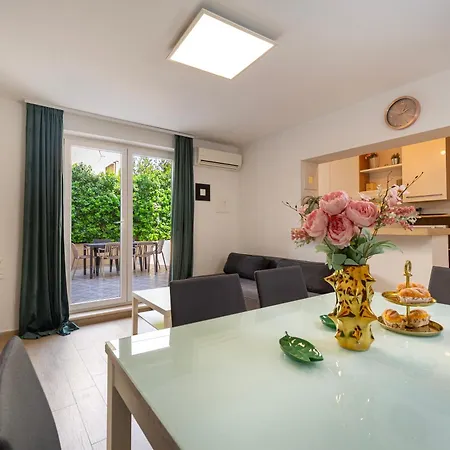 Apartment Karlo With Private Pool
