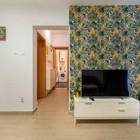 Karlo With Private Pool Apartment *
